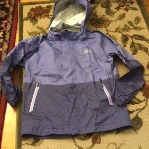 REI Kids' Two-Tone Blue Hooded Rain Jacket size 6-7